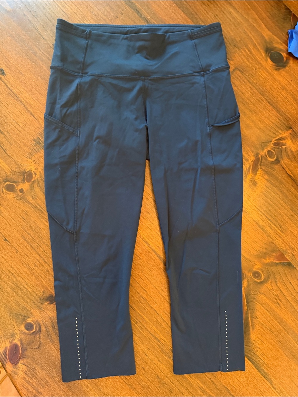 Lululemon Fast and Free Navy crop Leggings with Side Pockets 19”